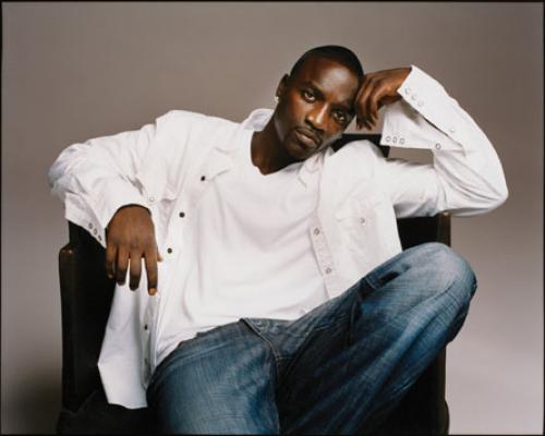Horizontal Akon
